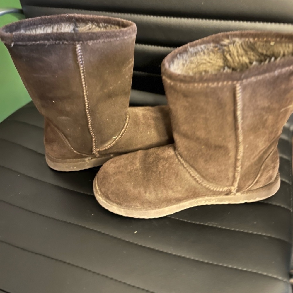 Cozy Brown Winter Boots - Picture 5 of 6
